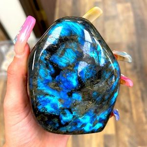 Blue flash Labordite